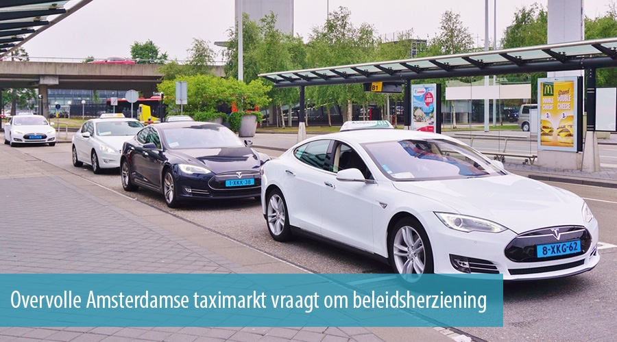 Overvolle Amsterdamse taximarkt vraagt om beleidsherziening   