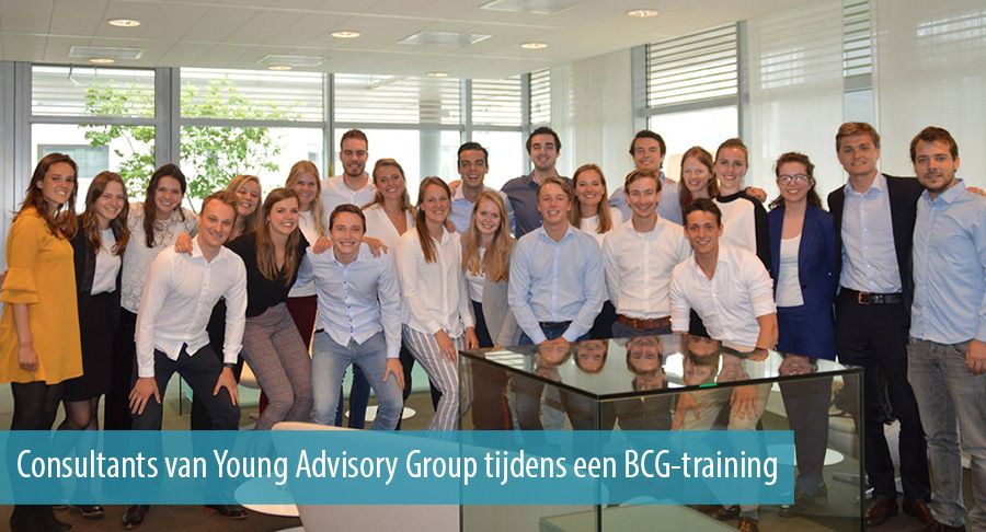 Consultants van Young Advisory Group tijdens een BCG-training