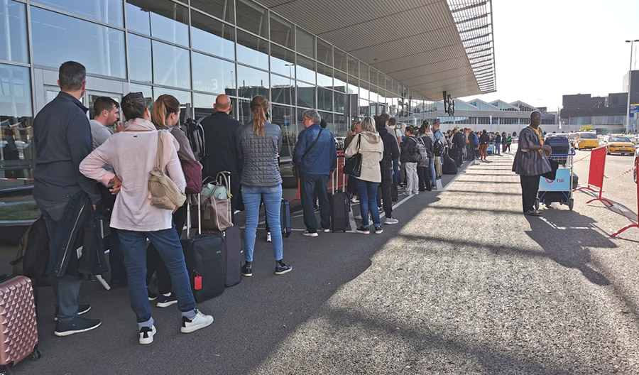 Strategy&: ‘Bezuinigingsdrift oorzaak van Schiphol-chaos in 2022’