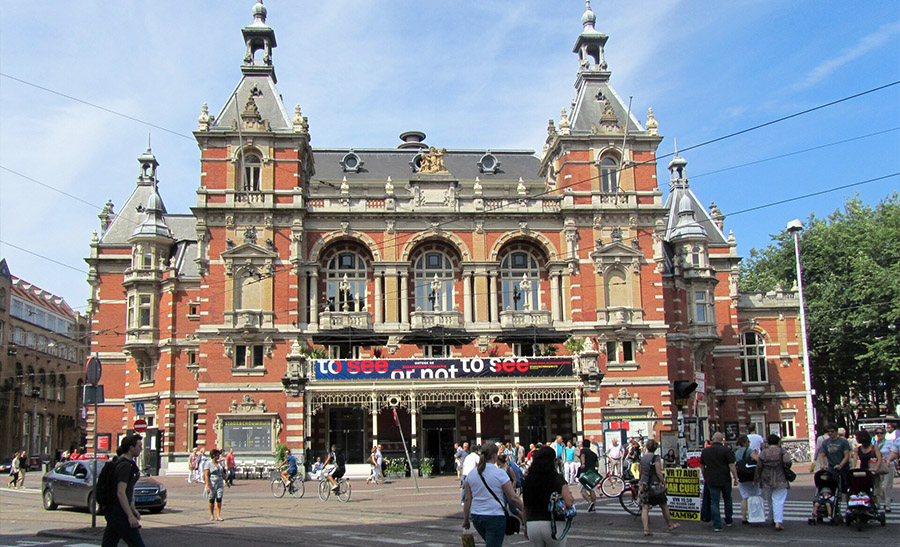 ‘Angst- en doofpotcultuur bij International Theater Amsterdam’