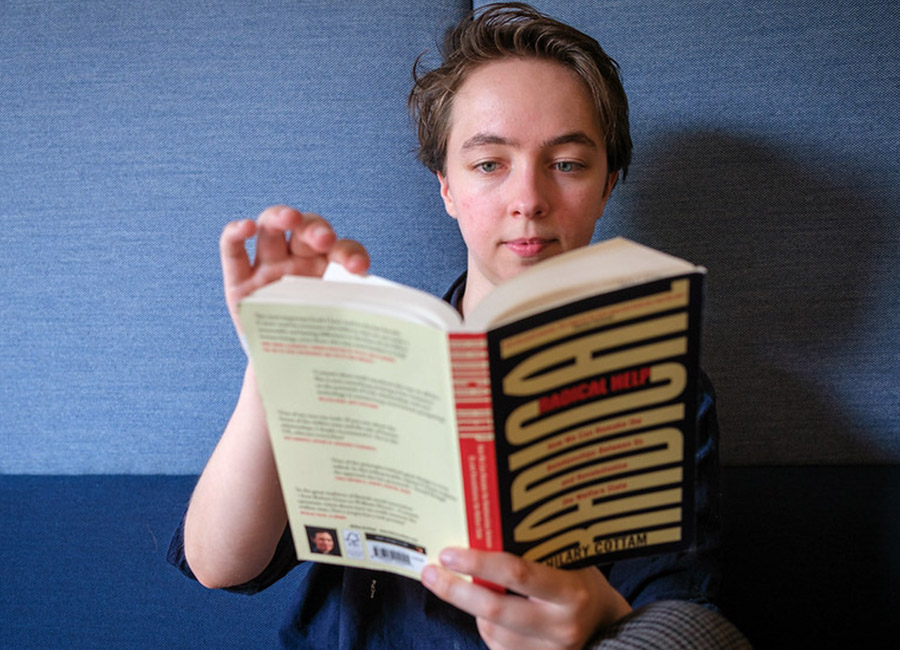 Van stagiair tot werkstudent tot adviseur: Alex Visser trapt carrière af als ervaren AEF’er Van stagiair tot werkstudent tot adviseur: Alex Visser trapt carrière af als ervaren AEF’er