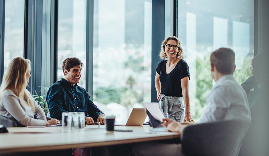 Méér dan tevreden: Waarom verbondenheid zo belangrijk is en hoe organisaties het kunnen kweken