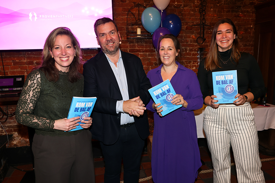Leo van de Vorst en Annemarie van de Wiel tijdens de boekpresentatie