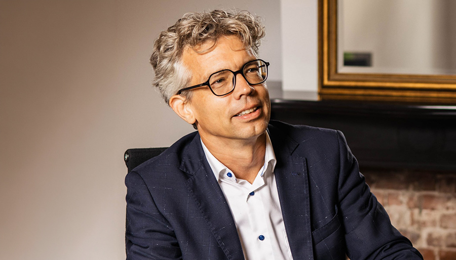 Van ervaring naar adviseurschap: Advanced Consulting and Change voor ervaren professionals