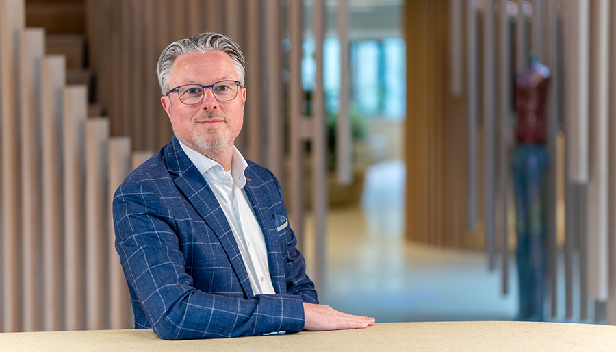 Leiden met een kompas in een wereld die nooit stilstaat – over de rol van middenmanagement in continu verbeteren