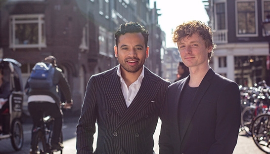 Novel richt pijlen op millennial advies en breidt industriefocus uit