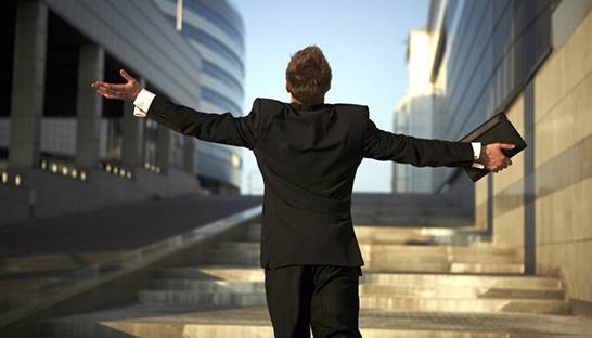 Independents more satisfied with career than employed consultants