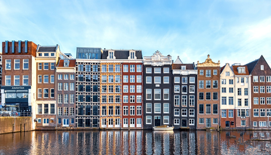 ‘Mislukte systeemimplementatie en facturenfiasco van Amsterdam was te voorzien’