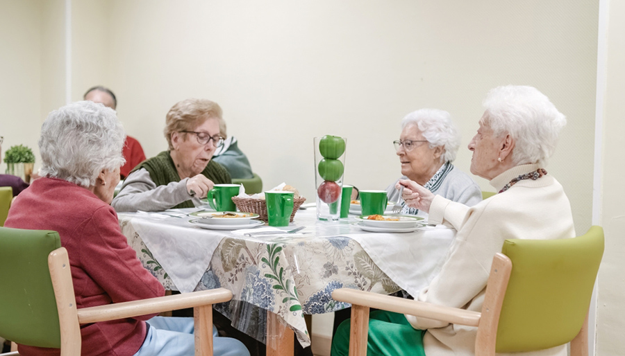 ‘Een ontmoetingsruimte in een wooncomplex bevordert de kwaliteit van leven voor ouderen’