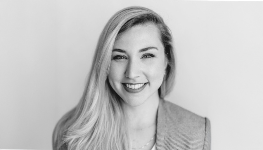 ‘Bewegen tussen analyse en praktijk’: Fleur Schoenmaker (& Van de Laar) over impact maken in de publieke sector