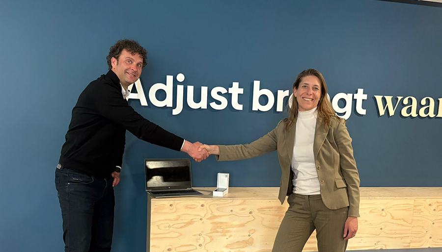 Adjust en Allemaal Digitaal geven tweede leven aan laptops en smartphones