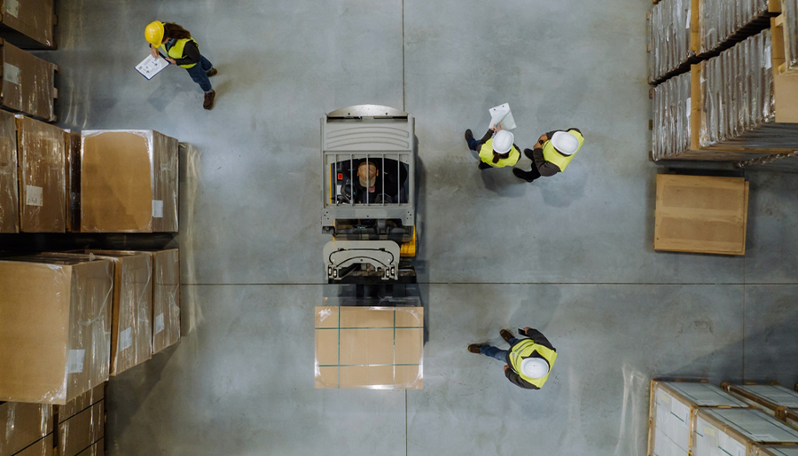 De wisselwerking tussen logistieke processen, WMS-logica en de fysieke inrichting