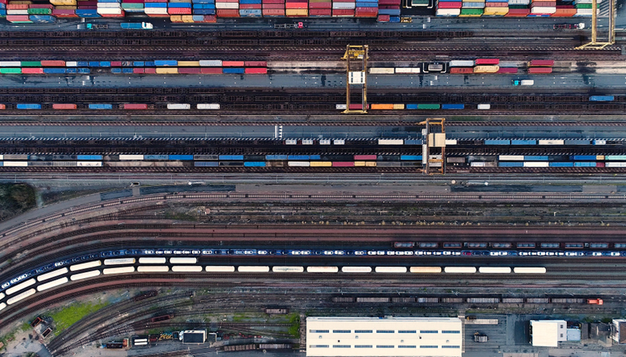 Adviesbureaus onderzoeken oplossing voor drukte op spoor in Rotterdamse haven